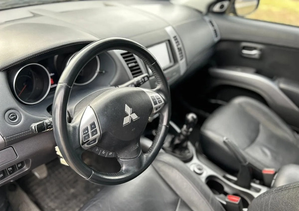 Mitsubishi Outlander cena 24000 przebieg: 273500, rok produkcji 2010 z Toruń małe 37